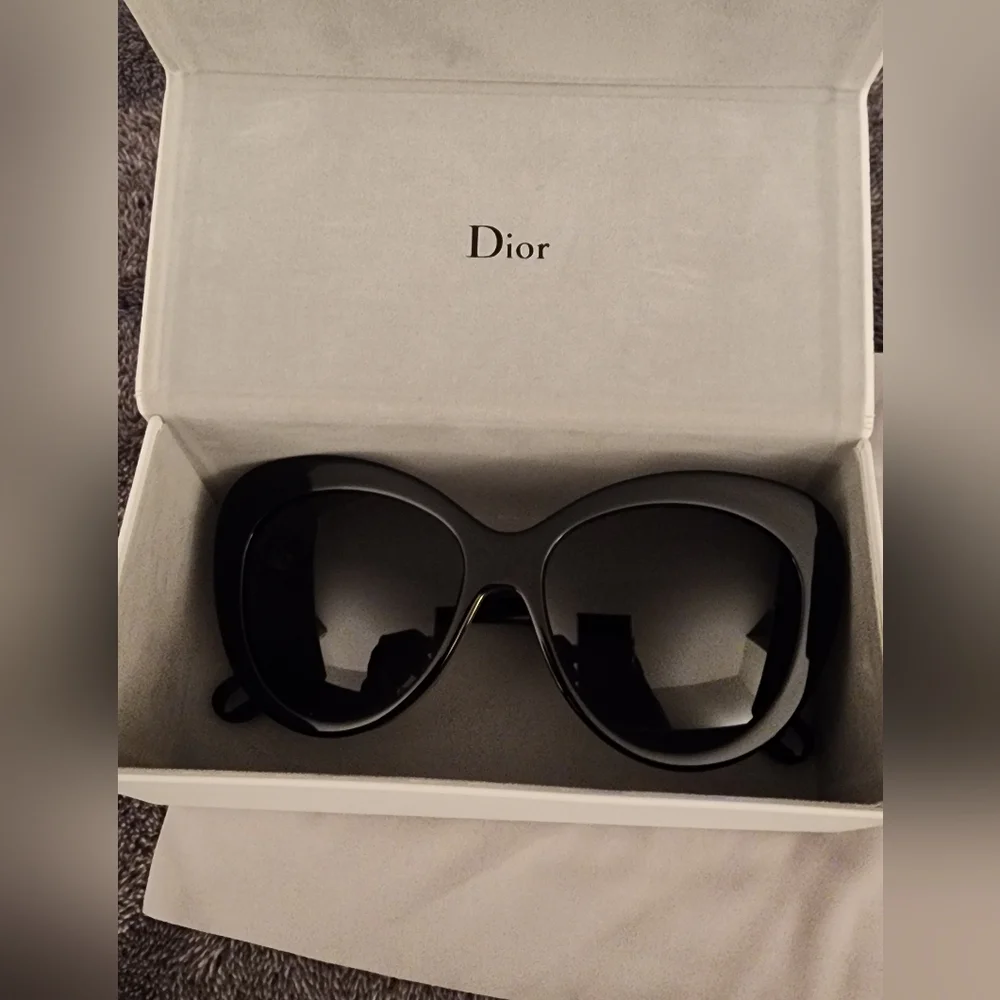 AUTHENTIC VINTAGE Dior Sunglasses - Picture 12 of 12